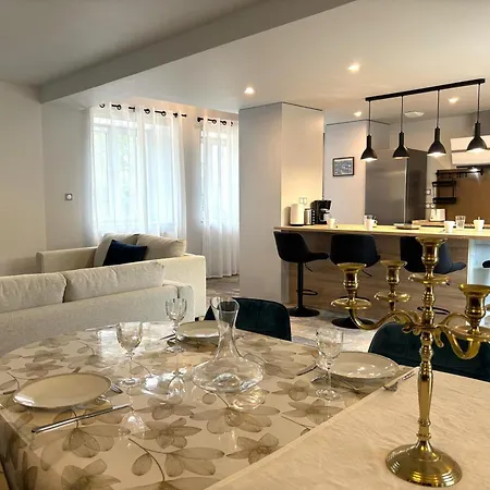 Authentique En Auvergne, 8 Pers, Animaux Admis - Fr-1-489-577 度假居