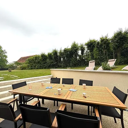 Authentique En Auvergne, 8 Pers, Animaux Admis Landhaus Autry-Issards