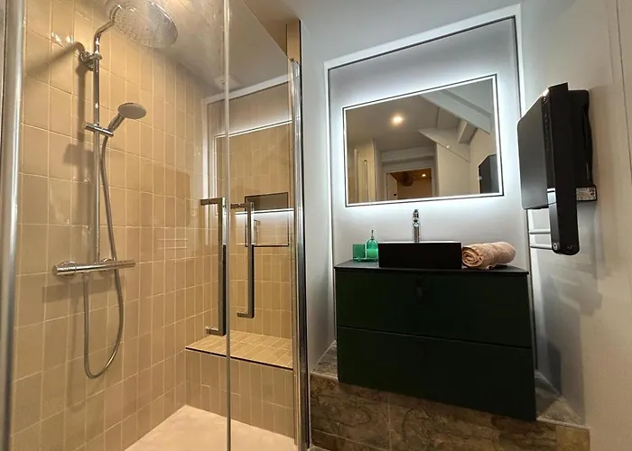 Prázdninový dům Authentique En Auvergne, 8 Pers, Animaux Admis - Fr-1-489-577