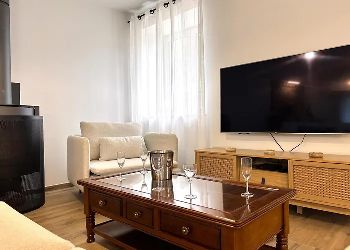 Authentique En Auvergne, 8 Pers, Animaux Admis - Fr-1-489-577 * Autry-Issards